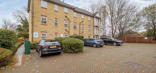 Flat for sale in The Sidings, Dunton Green, Sevenoaks TN13