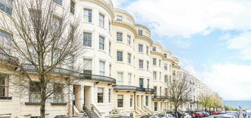 Flat to rent in Brunswick Place, Hove, East Sussex BN3