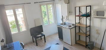 Studio meublé  à louer, 1 pièce, 18 m², Étage 1/–