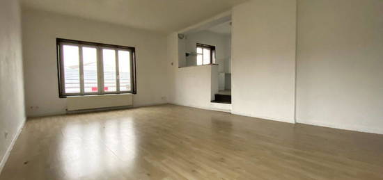 Appartement lumineux 2 chambres à CRESPIN