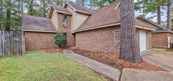 144 Brookleigh Pl, Byram, MS 39272