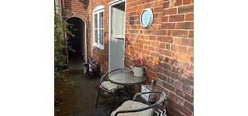 1 bed terraced house to rent