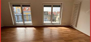Helle 1-Raum-Wohnung mit Balkon in Falkenberg