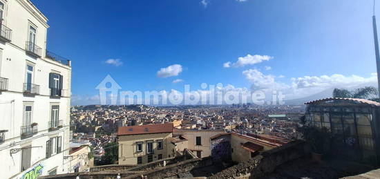 Monolocale via Pedamentina San Martino, Vomero, Napoli