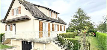 COURVILLE SUR EURE (28), maison 5 chambres, sous-sol total, terrain clos - 750 m²