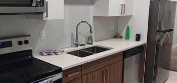 371 Dubuc St, Winnipeg, MB R2H 1E9