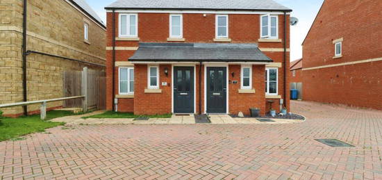 2 bedroom semi-detached house for sale