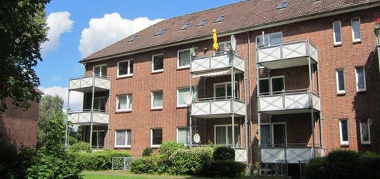 Helle 2,5 Zimmer-Wohnung im Hochparterre mit Balkon