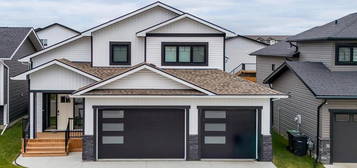 502 Lakewood Close, Cold Lake, AB T9M 0E9