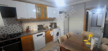 CADDE ÜZERİNDE GENİŞ FERAH SATILIK 2+1 FIRSAT DAİRE