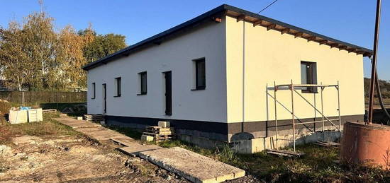 Řadový dům 3+KK, 79m2 zastavěné plochy, 500m2 zahrada