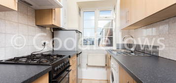 Flat to rent in Grosvenor Court, Morden, Surrey SM4