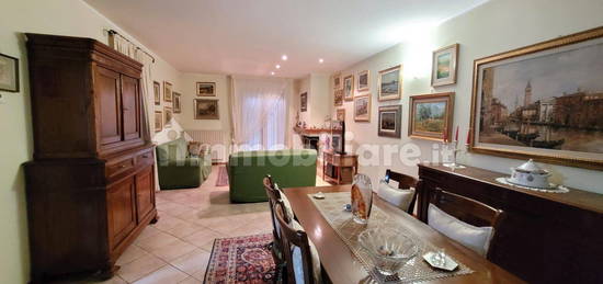 Villa bifamiliare, ottimo stato, 220 m², Centro, Villa Carcina