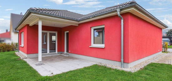 Ihr Traum-Bungalow in Graupa: 99 m2, 4 Zimmer, Fußbodenhzg., Solar, Garten, Terrasse & Doppelgarage