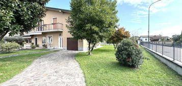 Villa bifamiliare, buono stato, 160 m², Bargnano, Corzano