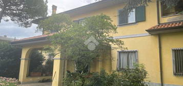 Villa unifamiliare via milano 16, Cardano al Campo