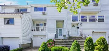 175 Forest Grn, Staten Island, NY 10312