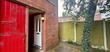 Flat to rent in Langtree, Skelmersdale WN8