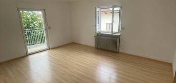 **Charmante 3 Zimmer Wohnung mit zentraler Lage**