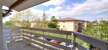 STUDIO de 26.90m2 avec balcon et place de parking, proche metro