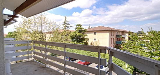 STUDIO de 26.90m2 avec balcon et place de parking, proche metro