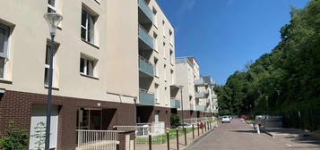 Appartement T3 avec terrasse sur Deville Les Rouen