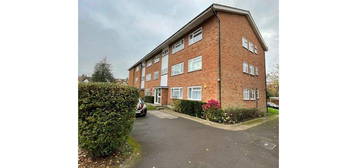 Flat to rent in Harrow, Harrow HA1