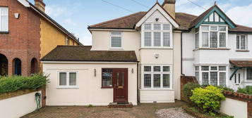 3 bed semi-detached house for sale