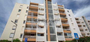 Apartamento T3 com Parqueamento no Alto das Flores, Cascais - Para Arrendar