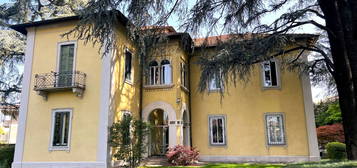 Villa unifamiliare via Pinamonte da Vimercate, Centro, Vimercate