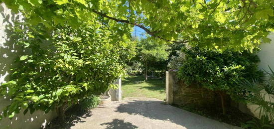 Grande maison Vigneronne 6 chambres avec jardin et piscine