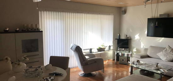 Exklusive, modernisierte 3-Raum-EG-Wohnung mit geh. Innenausstattung mit Balkon und EBK in Erkelenz