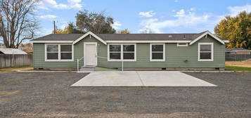 2004 S Palouse St, Kennewick, WA 99337