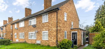 Flat for sale in Cunningham Road, Cheshunt, Waltham Cross, Hertfordshire EN8