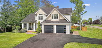 2 Sheffield Cres, Charlottetown, PE C1E 2G8