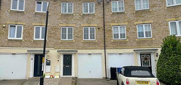 3 bedroom town house for sale