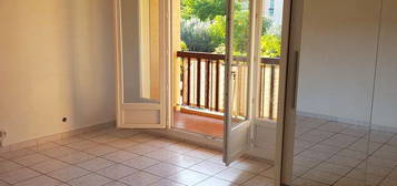 Location studio hyeres 30 m2