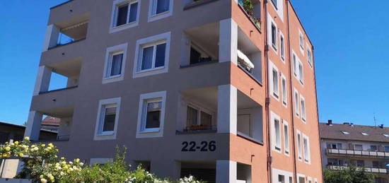 moderne Wohnung ( neuwertig) in EG mit Balkon