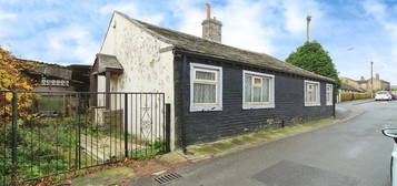 3 bed detached bungalow for sale