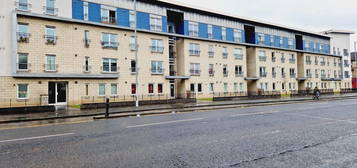 Flat to rent in Shields Road, Glasgow G41