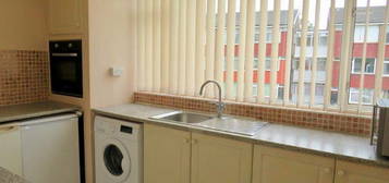 2 bed flat to rent