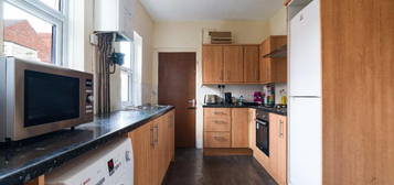 4 bedroom terraced house to rent