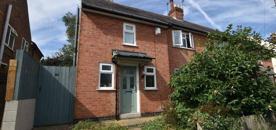 2 bedroom semi-detached house for sale