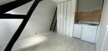 RENNES - CENTRE HISTORIQUE - T1 DUPLEX - 16.70m²