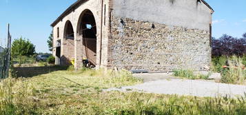 Rustico e casale in vendita a Gaione - Zona Campus