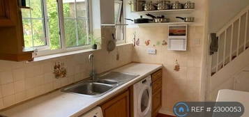 3 bedroom semi-detached house