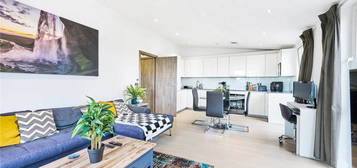 Flat for sale in Plough Road, London SW11