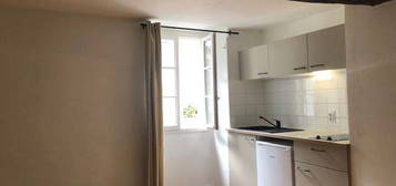 Loue plein centre Studio 24m²- Etudiant(e)