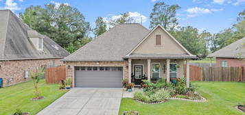 17121 Sills Dr, Prairieville, LA 70769