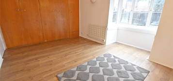 Studio for sale in Coe Avenue, London SE25